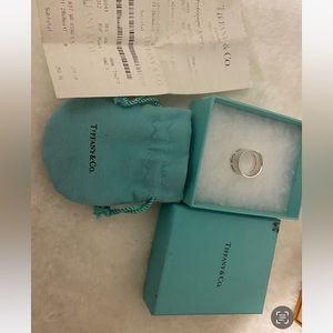 Tiffany&Co ring. Size 5.5
